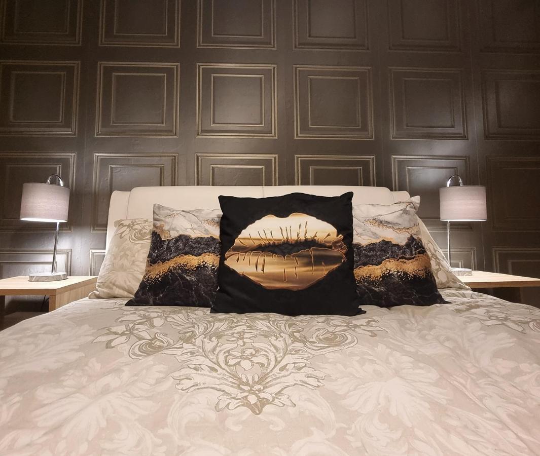 Spacious House City Skyline And Mountain Views Close Too Belfast Centre And Airports Free Parking ภายนอก รูปภาพ