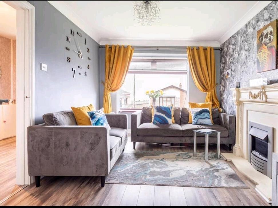 Spacious House City Skyline And Mountain Views Close Too Belfast Centre And Airports Free Parking ภายนอก รูปภาพ