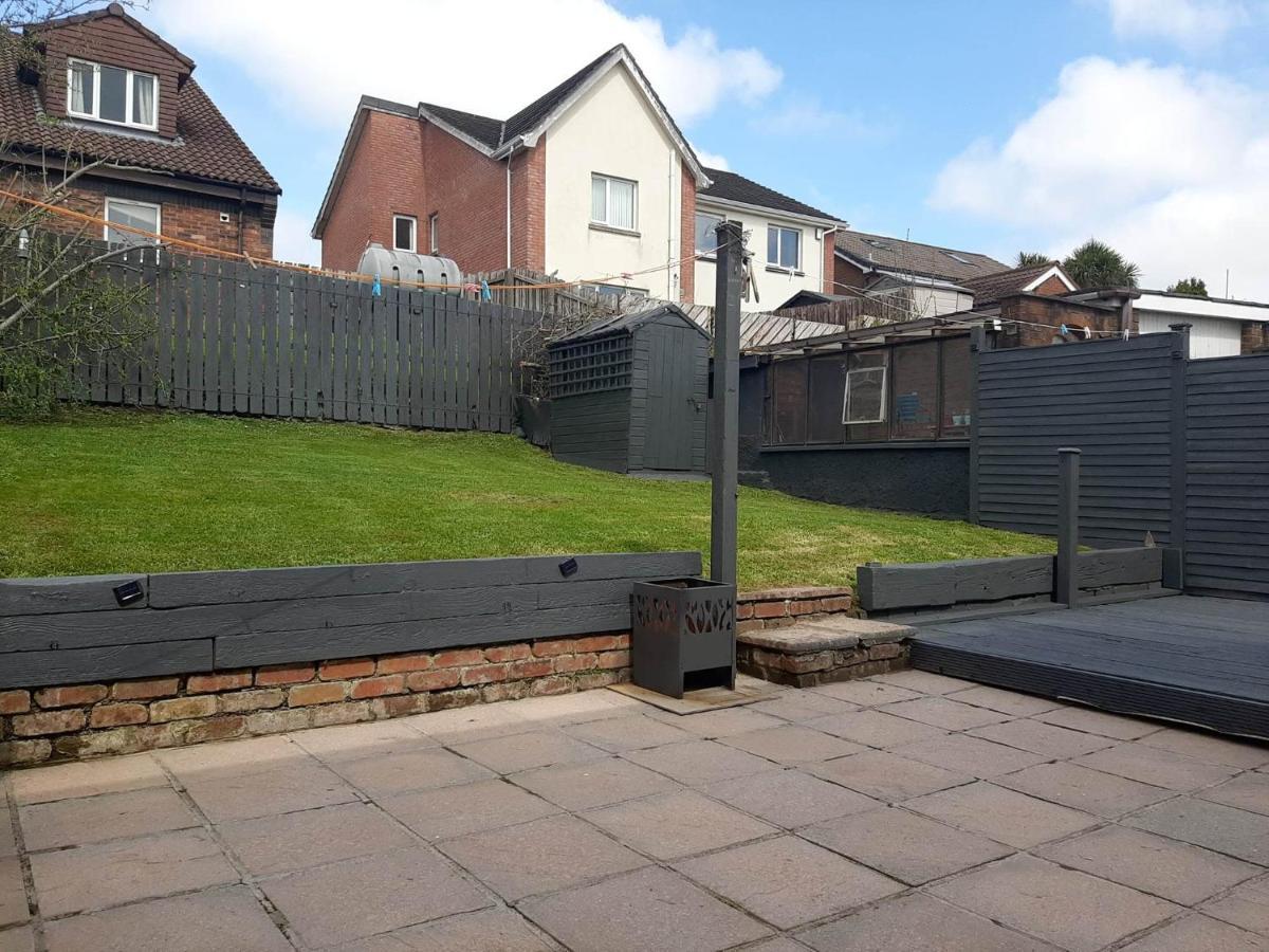 Spacious House City Skyline And Mountain Views Close Too Belfast Centre And Airports Free Parking ภายนอก รูปภาพ