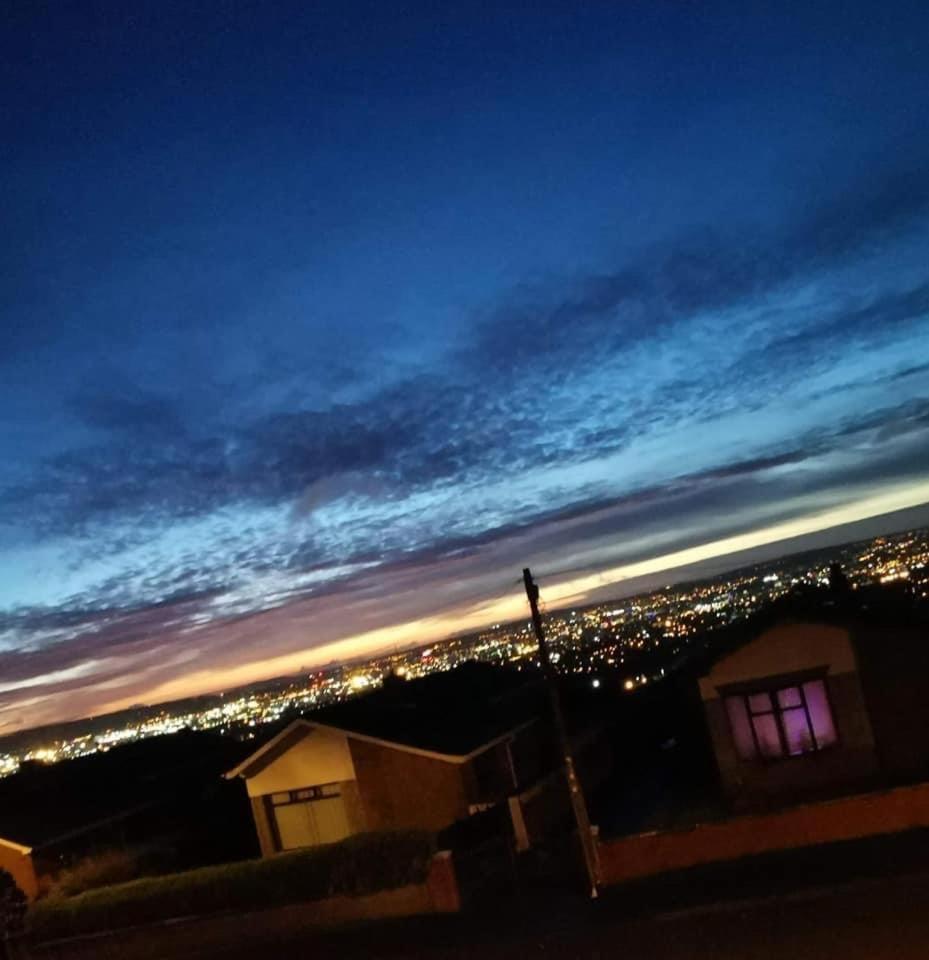 Spacious House City Skyline And Mountain Views Close Too Belfast Centre And Airports Free Parking ภายนอก รูปภาพ